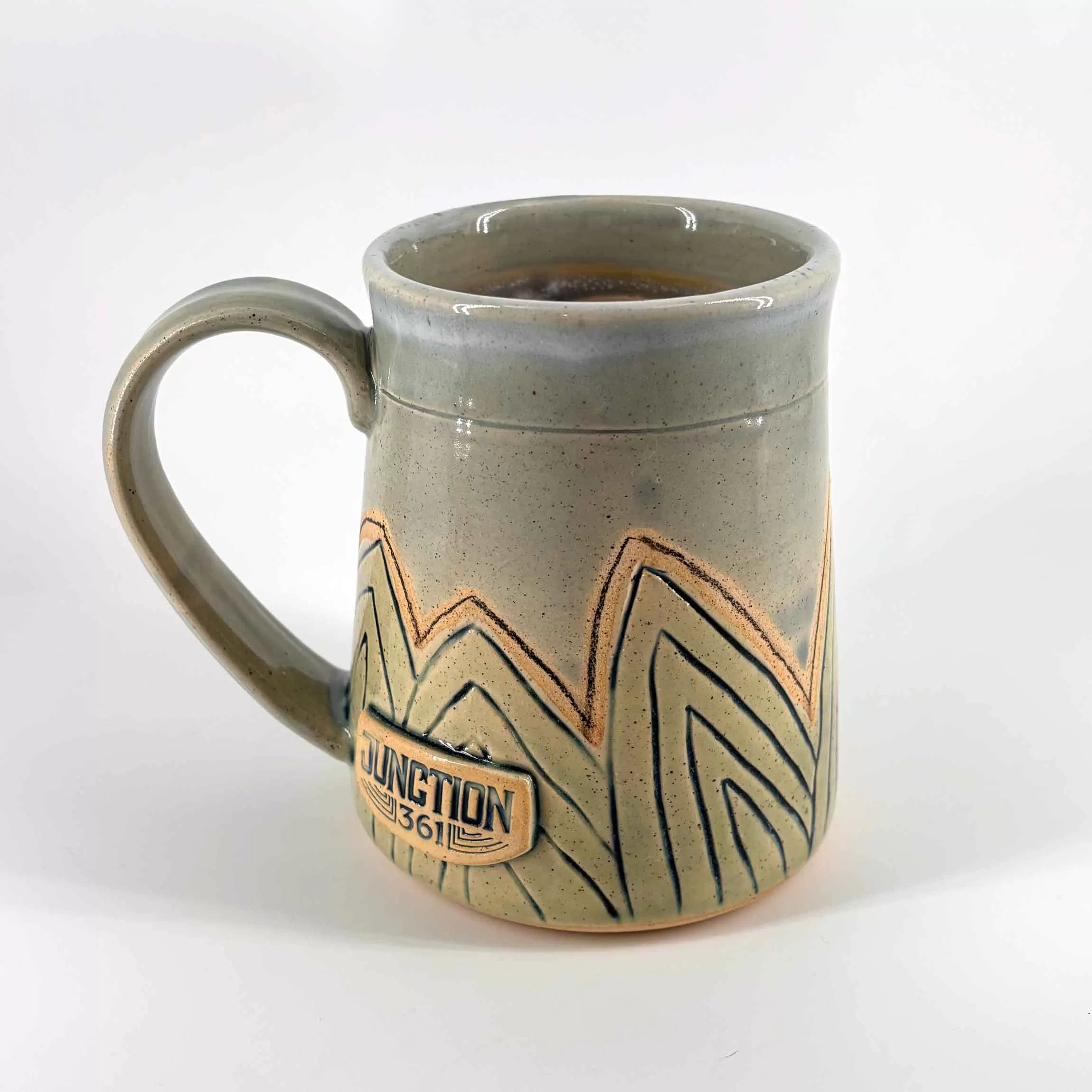 Mountains - 16 oz. image 0